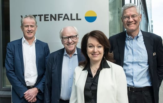 Øystein Løseth, Lars G Josefsson, Anna Borg och Magnus Hall utanför Vattenfalls huvudkontor i Solna Øystein Løseth, Lars G Josefsson, Anna Borg och Magnus Hall utanför Vattenfalls huvudkontor i Solna
